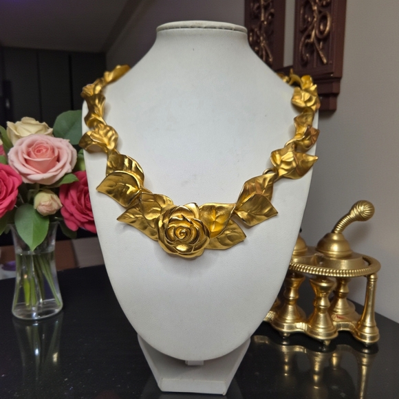 GIVENCHY Vintage 1980's Matte Gold Roses & Leaves Statement Necklace - Picture 3 of 5